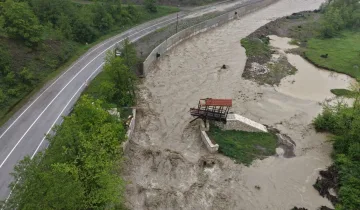 Azdavay’da sağanak sonrası köprü yıkıldı!