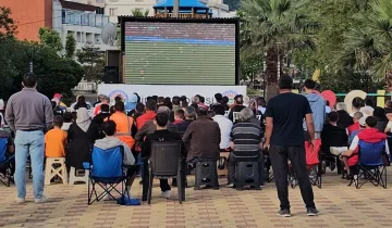 Cide’de milli heyecan: Türkiye’nin Dünya Kupası maçı dev ekranda izlendi