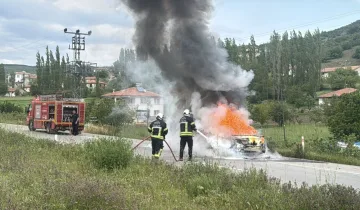 Feci çarpışma! Araç alev aldı, 2 kişi hayatını kaybetti
