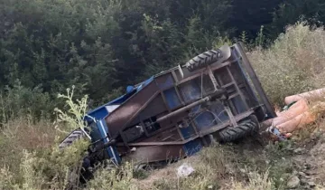 Kastamonu’da korkutan kaza: Pat pat devrildi, 5 kişi yaralandı