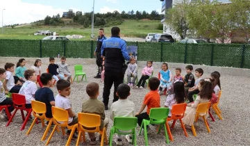 Kastamonu’da öğrencilere kritik eğitim: Polisler tek tek anlattı