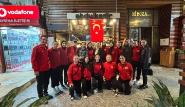 Kastamonu Kadın Derneği’nden şampiyonluk yolunda moral ziyareti
