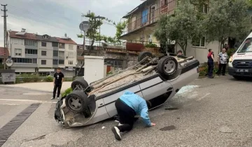 Kontrolden çıkan otomobil korku dolu anlar yaşattı
