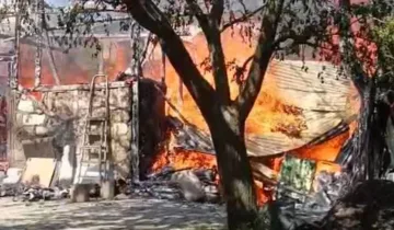 Köyde korkutan yangın! Alevler evi sardı, Köylüler seferber oldu