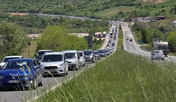Kurban Bayramı sonrası dönüş yoğunluğu: Kemikli Rampasında trafik kilitlendi