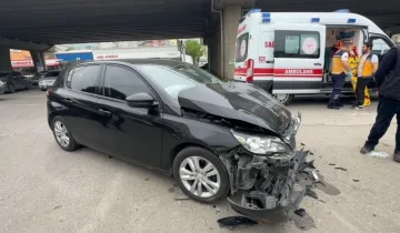 Sanayi Sitesi girişinde feci kaza: 2 kişi yaralı