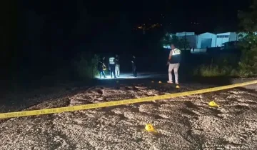 Sokak ortasında silahlı kavga: 6 kişi yaralandı