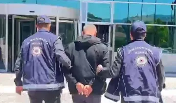 Şüpheli kamyon durduruldu: İçinden 10 göçmen çıktı, sürücü cezaevinde