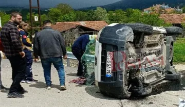 Taşköprü–Hanönü yolunda kaza: Hafif ticari araç takla attı
