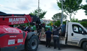 Yalnız yaşayan adam evinde ölü bulundu: Cenazesi vinçle indirildi