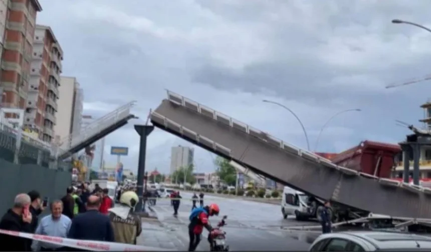 Akılalmaz kaza: Açık damper üst geçidi devirdi, 3 yaralı