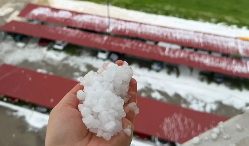 Daday’da dolu yağışı tarım alanlarında zarara yol açtı