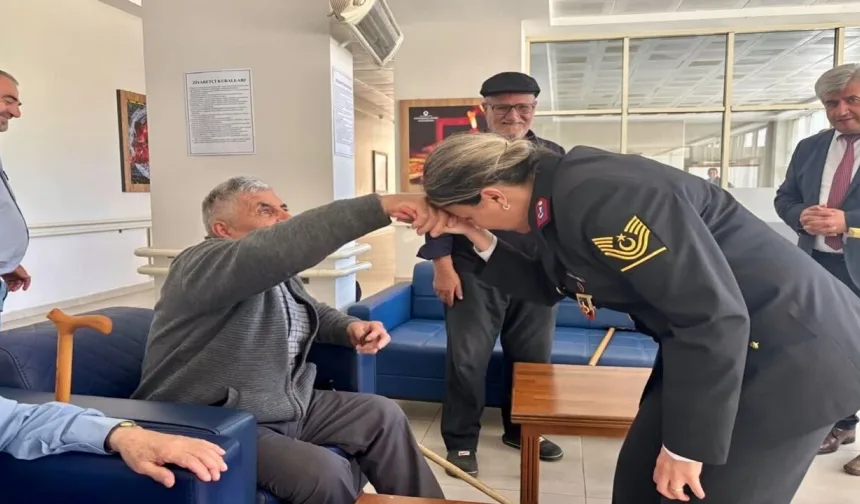 Kastamonu'da jandarmadan büyüklerimize vefa