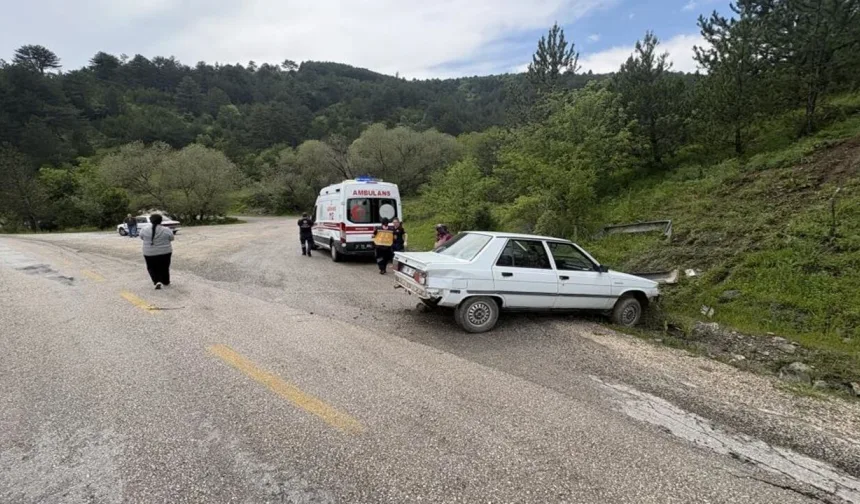 Kastamonu'da korkutan kaza: Kontrolden çıkan otomobilde yaralılar var!