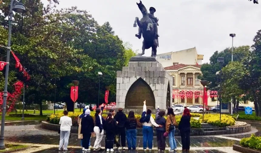 Kastamonu’dan Samsun'a gittiler: Gençler Samsun’da tarihle buluştu