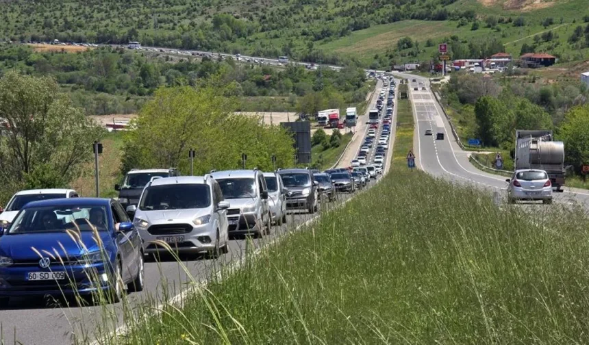 Kurban Bayramı sonrası dönüş yoğunluğu: Kemikli Rampasında trafik kilitlendi