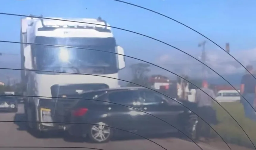 Son dakika! Taşköprü yolunda kaza: Tır ile otomobil çarpıştı