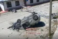 Kastamonu'da yürekler ağza geldi: Otomobil direğe çarparak ters döndü
