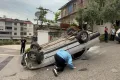Kontrolden çıkan otomobil korku dolu anlar yaşattı